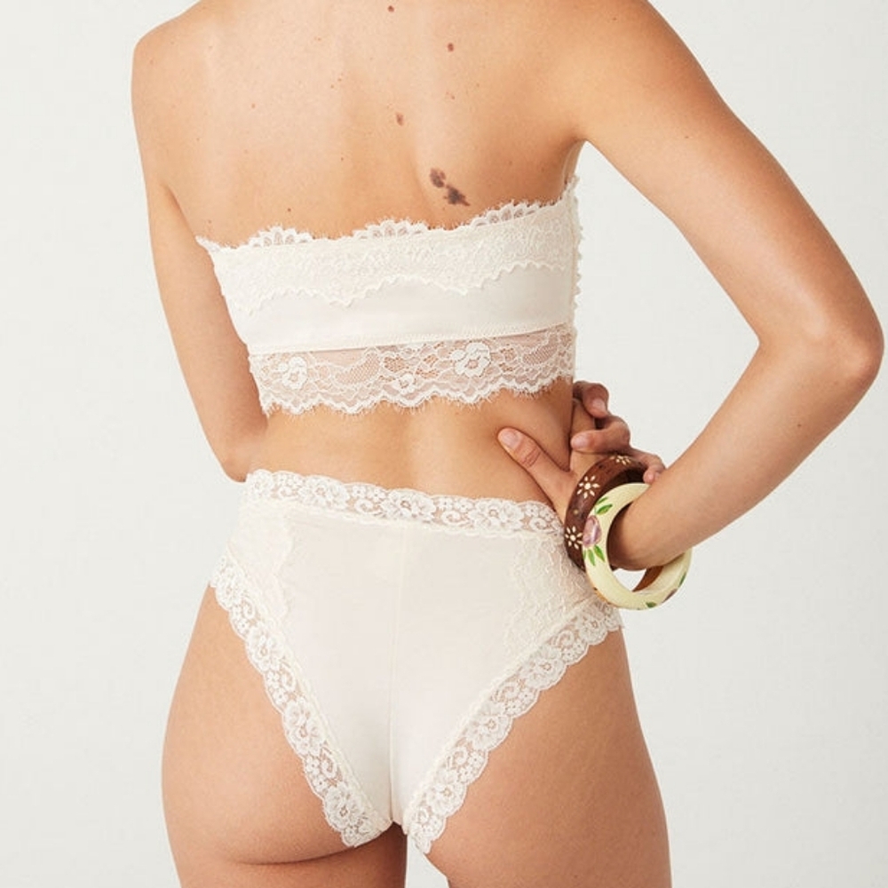 Spell Intimates Set Melody - Picture 3 of 10